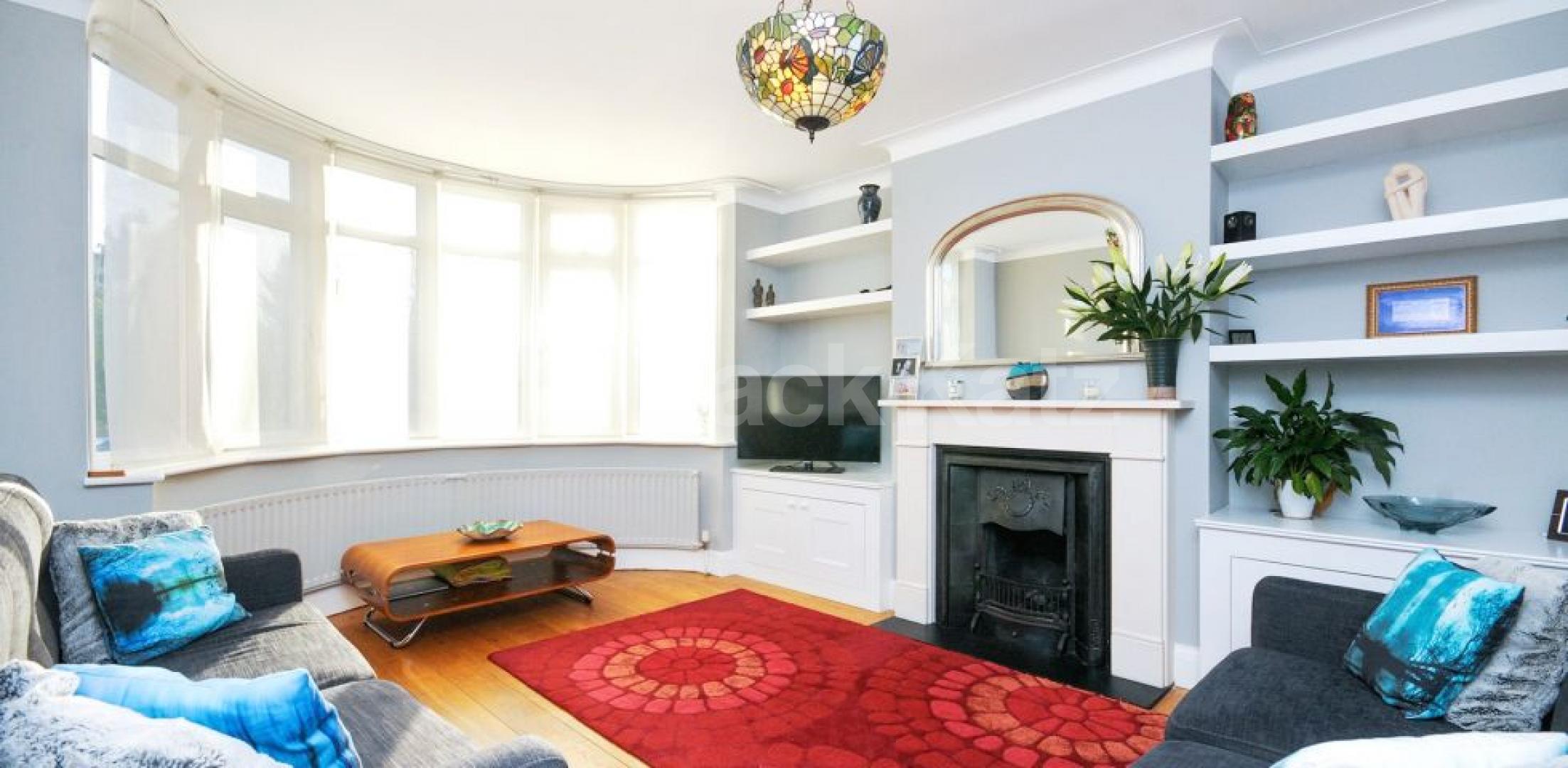 			LET, 4 Bedroom, 1 bath, 1 reception House			 Ashfield Road , EAST ACTON